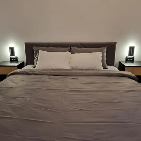 Minimalistic, New Skopje